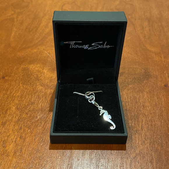 Thomas Sabo 925 16” necklace and seahorse charm - Picture 2 of 8